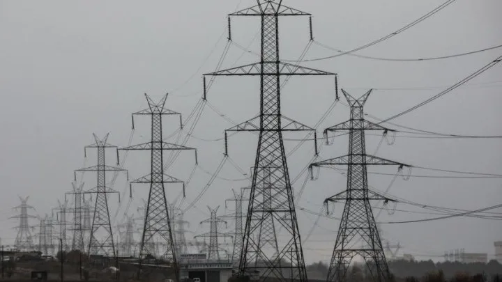Αποκαθίσταται σταδιακά η ηλεκτροδότηση στην Αττική