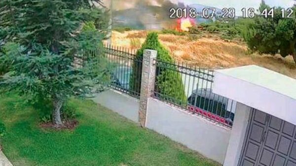 Η στιγμή της έναρξης της φωτιάς της 23ης Ιουλίου (Βίντεο)