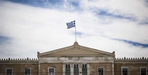 Moody’s: Πώς θα αποφύγει η Ελλάδα τον Σίσυφο