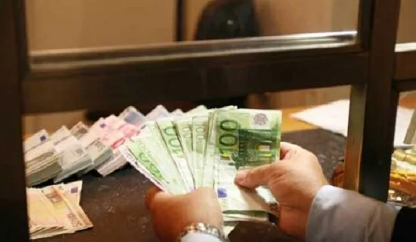 Παγίδα της Εφορίας στις επανακαταθέσεις μετρητών στις τράπεζες;