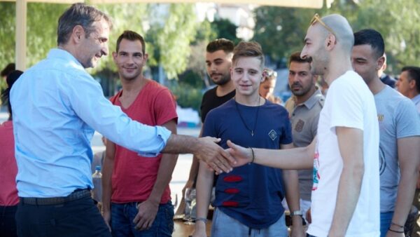 Μητσοτάκης: 13% ΦΠΑ και υψηλού επιπέδου εκπαίδευση σε εστίαση και τουρισμό