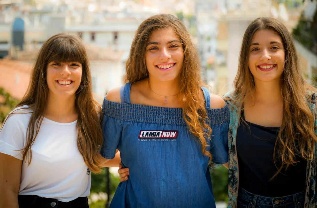 Βάσεις 2018:  Τρίδυμες πέτυχαν στις Πανελλαδικές και θα χωριστούν για πρώτη φορά στη ζωή τους