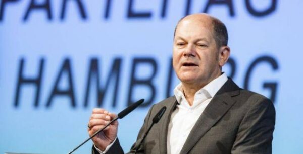 Σολτς: Το κριτήριο του Μάαστριχτ για το χρέος μπορεί να επιτευχθεί φέτος ή το 2019