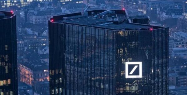 «Μυθοπλασία» τα περί συγχώνευσης με τη UBS, λέει η Deutsche Bank