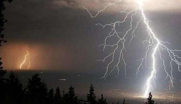 Καιρός: Πλησιάζει κακοκαιρία με ισχυρές καταιγίδες – Πού θα είναι έντονα τα φαινόμενα