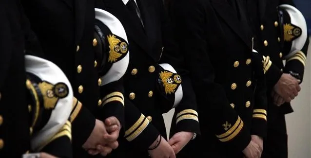 Αναδρομικά 800 εκατ. σε ένστολους, καθηγητές ΑΕΙ και ιατρούς ΕΣΥ