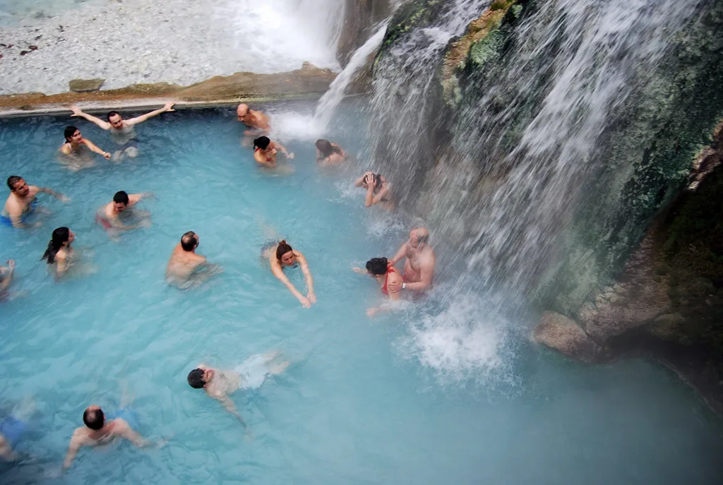 Επίδομα λουτροθεραπείας: Ποιοί δικαιούνται 200 ευρώ