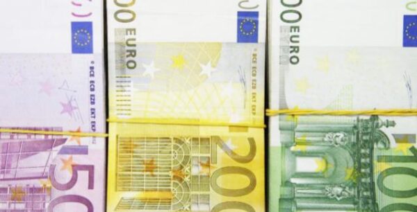 «Σπάει» το τραπεζικό απόρρητο για 150.000 δανειολήπτες