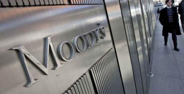 Ψυχρολουσία από τη Moody’s: Μας αφήνει στάσιμους στο «Β3»