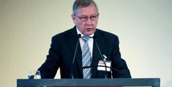 Ρέγκλινγκ: Το 2015 η Ελλάδα απείχε ελάχιστα από το Grexit