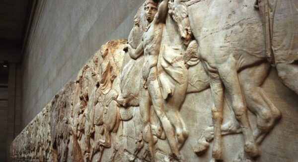 «Αποκαταστήστε τα Γλυπτά του Παρθενώνα στην πλήρη ομορφιά τους στην Αθήνα»