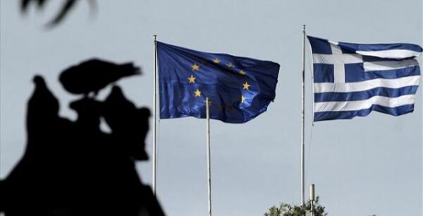 Στην Κομισιόν ο προϋπολογισμός με τα δύο σενάρια για τις συντάξεις