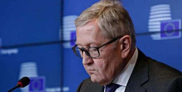 Ρέγκλινγκ: Δεν υπάρχει κίνδυνος η Ιταλία να χάσει την πρόσβαση στις αγορές