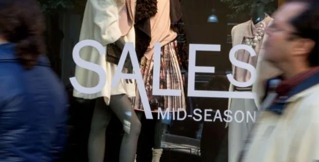 Πότε ξεκινούν οι φθινοπωρινές εκπτώσεις