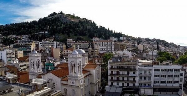 Πυροβολισμός μαθητή από πιστόλι κρότου – λάμψης σε σχολείο της Λαμίας!