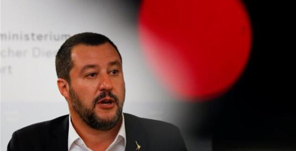 Σαλβίνι: Γιούνκερ, Μοσκοβισί κατέστρεψαν την Ευρώπη