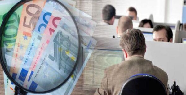 Δικαστικές αποφάσεις επαναφέρουν 13ο και 14ο μισθό – Ποιοί θα λάβουν αναδρομικά τα δώρα