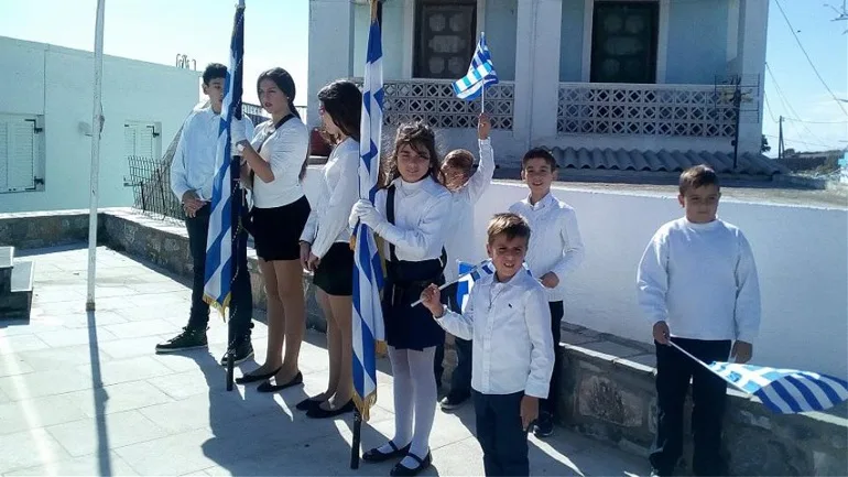 Παρέλαση στο Αγαθονήσι για τους οκτώ μαθητές του νησιού