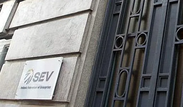 ΣΕΒ: Πρωταθλήτρια σε φόρους η Ελλάδα