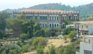 Χίος: Το ιστορικό σχολείο Βολισσού δίνει μάχη για τη συνέχιση της λειτουργίας του