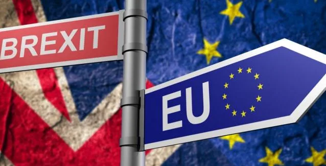 Συναγερμός από ΑΑΔΕ για το ενδεχόμενο άτακτου Brexit: Ανατιμήσεις σε προϊόντα από Βρετανία