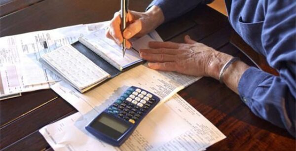 Όλες οι αλλαγές στις εισφορές των επαγγελματιών που φέρνει το νέο νομοσχέδιο