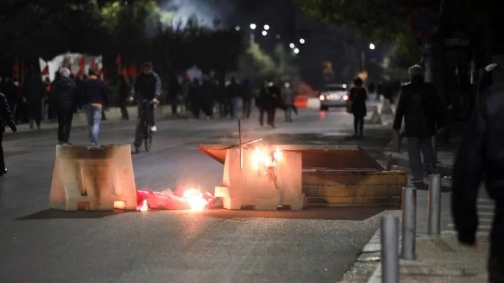 Επεισόδια στο Πολυτεχνείο και σε δρόμους των Εξαρχείων μετά το τέλος των πορειών