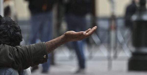 Η λιτότητα ρημάζει τον ελληνικό λαό, που μαστίζεται από φτώχεια