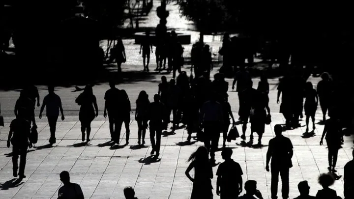 Οι άνθρωποι θυμούνται καλύτερα τα ονόματα παρά τα πρόσωπα