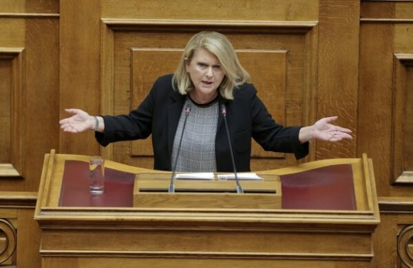 Σ.Βούλτεψη: Συναλλαγή της κυβέρνησης με τους δανειστές για τη Μακεδονία η μη περικοπή των συντάξεων