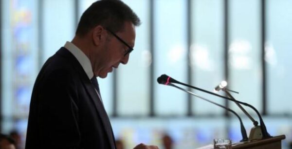 Το σχέδιο για τα «κόκκινα» δάνεια παρουσιάζει ο Στουρνάρας