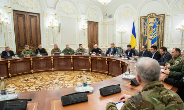 Κλιμάκωση της έντασης μεταξύ Ρωσίας – Ουκρανίας: Στρατιωτικό νόμο θέλει να κηρύξει το Κίεβο