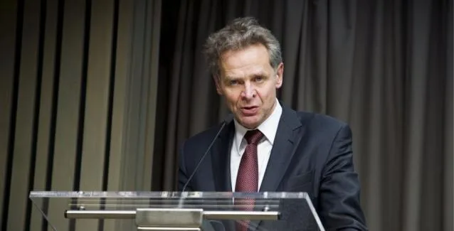 Τόμσεν: Αναγκαία η μείωση συντάξεων και αφορολογήτου ορίου στην Ελλάδα