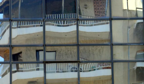 Στα 150.000 ευρώ ρίχνει η κυβέρνηση το όριο προστασίας του νόμου Κατσέλη