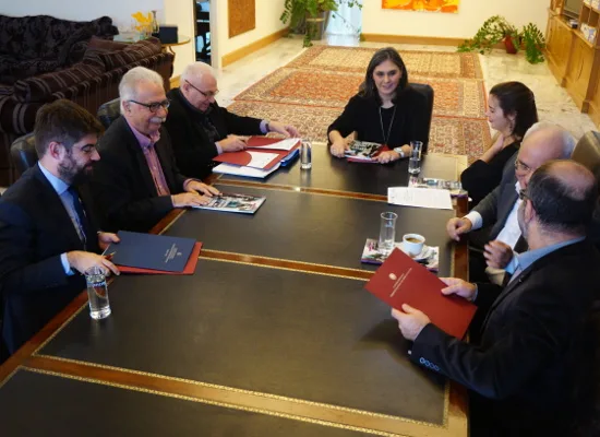 Συνεργασία δύο Υπουργείων για την ανάπτυξη προγραμμάτων ελληνομάθειας στις φυλακές