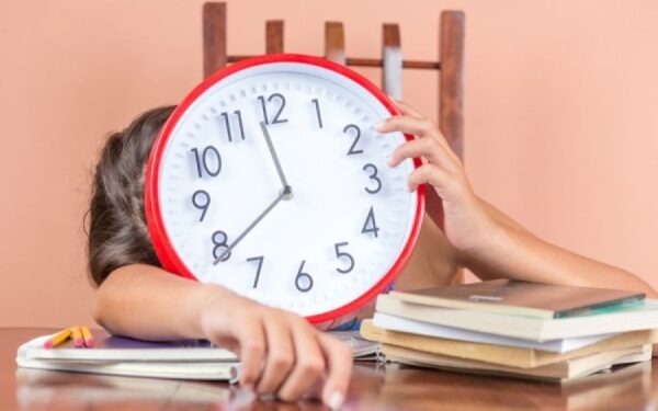 Πώς ο νυχτερινός ύπνος επηρεάζει την απόδοση στη δουλειά σας