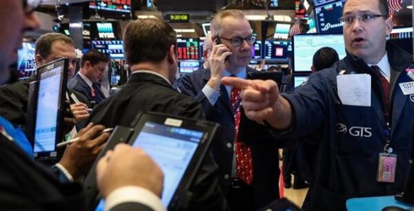 Wall Street: Προς τον δεύτερο χειρότερο Δεκέμβριο όλων των εποχών