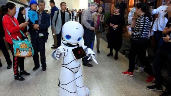 Σπάνε ταμεία οι πωλήσεις των ρομπότ