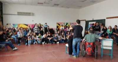 Ένα σχολείο χωρίς ετικέτες – Η αρχή μιας κοινωνίας χωρίς προκαταλήψεις.