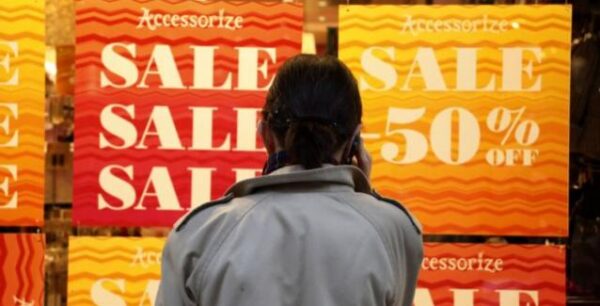 Χειμερινές εκπτώσεις: Ποιά Κυριακή θα είναι ανοιχτά τα μαγαζιά