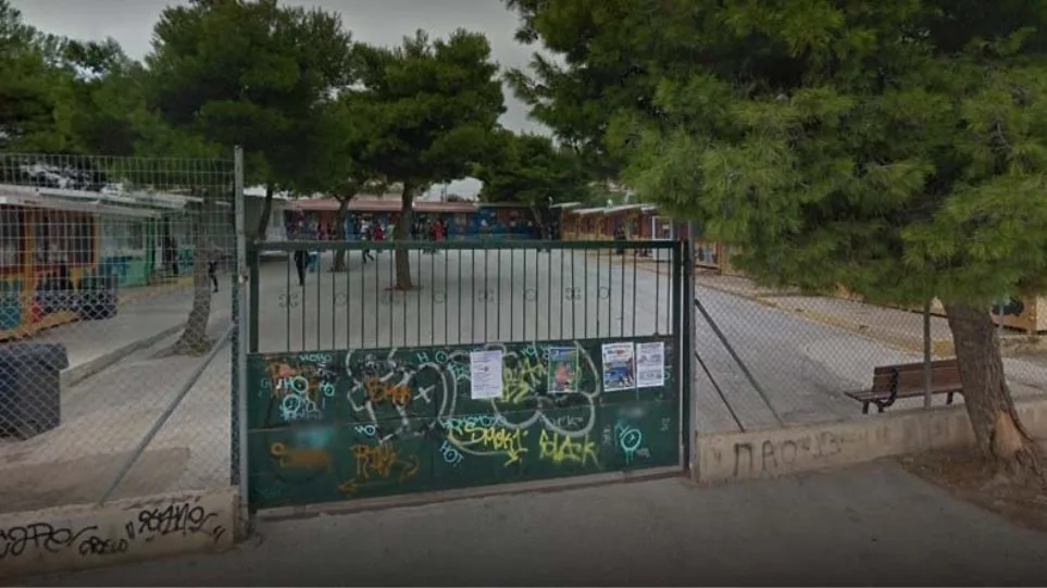 Μαθητές του 2ου Γυμνασίου Αρτέμιδος κάνουν 12 χρόνια μάθημα σε κοντέινερ