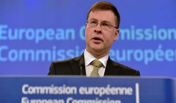 Ντομπρόβσκις: Σαφής η τάση πως η Ελλάδα επιστρέφει στις αγορές