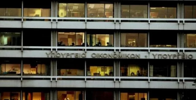 Οι σημαντικές αλλαγές που ετοιμάζονται σε ΕΝΦΙΑ και πληρωμή φόρου εισοδήματος