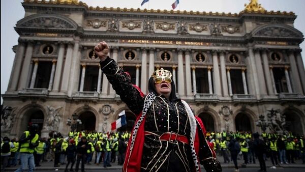 Το κίνημα των «κίτρινων γιλέκων» είχε ως αποτέλεσμα τη μείωση των αφίξεων τουριστών στο Παρίσι
