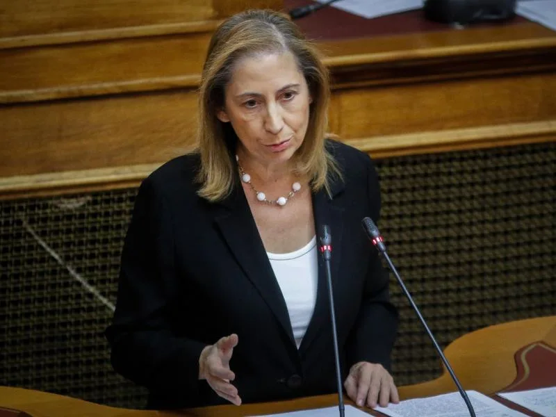 Ξενογιαννακοπούλου: Η κυβέρνηση της ΝΔ θεσμοθετεί την απλήρωτη εργασία