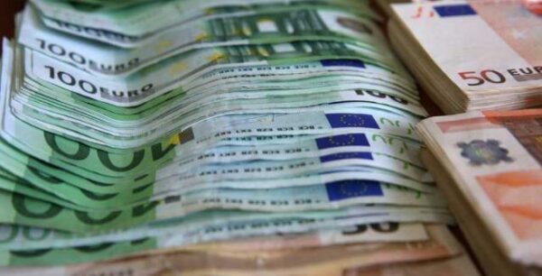 Δημοσιονομική «βόμβα» 10-17 δισ. από τα αναδρομικά