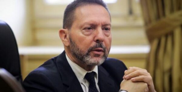 Capital controls: Τα ρίσκα θα συζητήσουν Στουρνάρας-τραπεζίτες