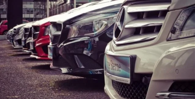 Στις «δαγκάνες» της ΑΑΔΕ και τα ΙΧ με ξένες πινακίδες