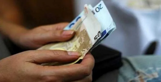 Τσουχτερό πρόστιμο στους εργοδότες που δεν θα αυξήσουν τον κατώτατο μισθό