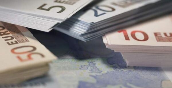 Κατώτατος μισθός: Προθεσμία έως 28 Φεβρουαρίου για τις αυξήσεις